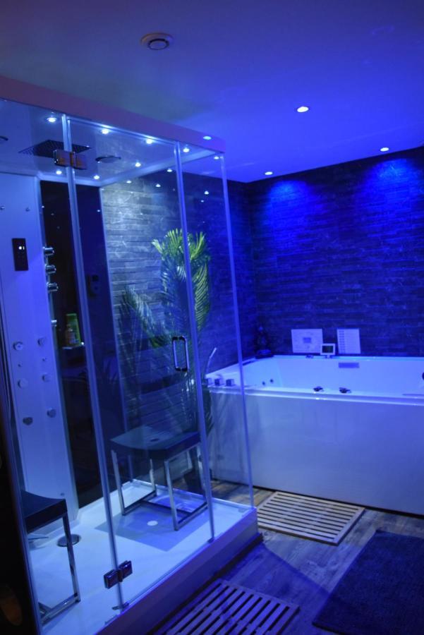Spa Privatif Love Room, Le Hammam Et Bulles, Chez Nuits Chartraines Chartres Exterior foto